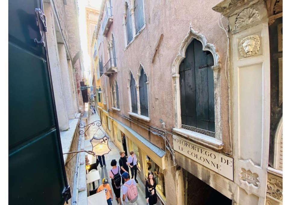 Apartamento Sweet Time Venice, Luxury San Marco Frezzaria Apt!